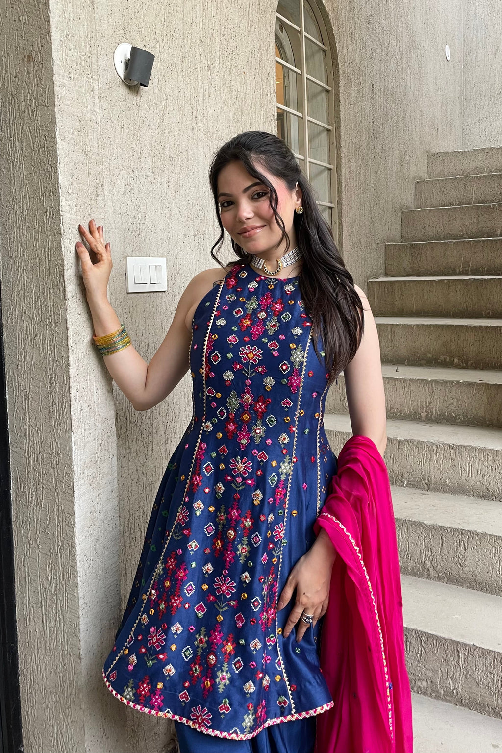 Noorvi Suit