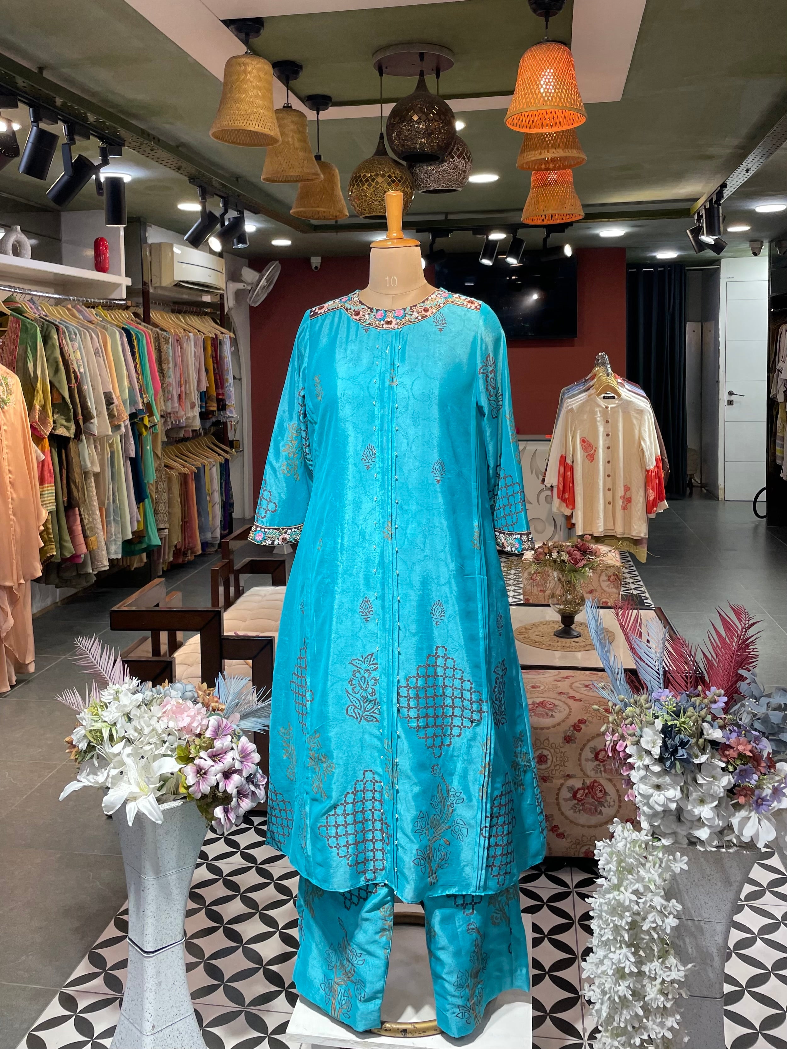 Noore Kurta Set
