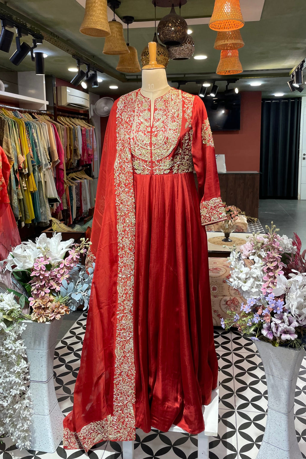 Surkh Anarkali