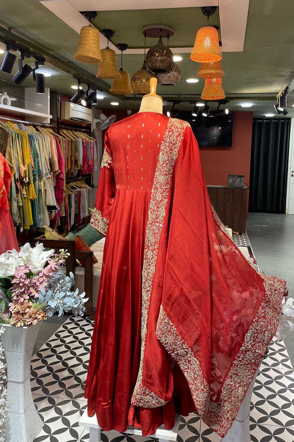 Surkh Anarkali