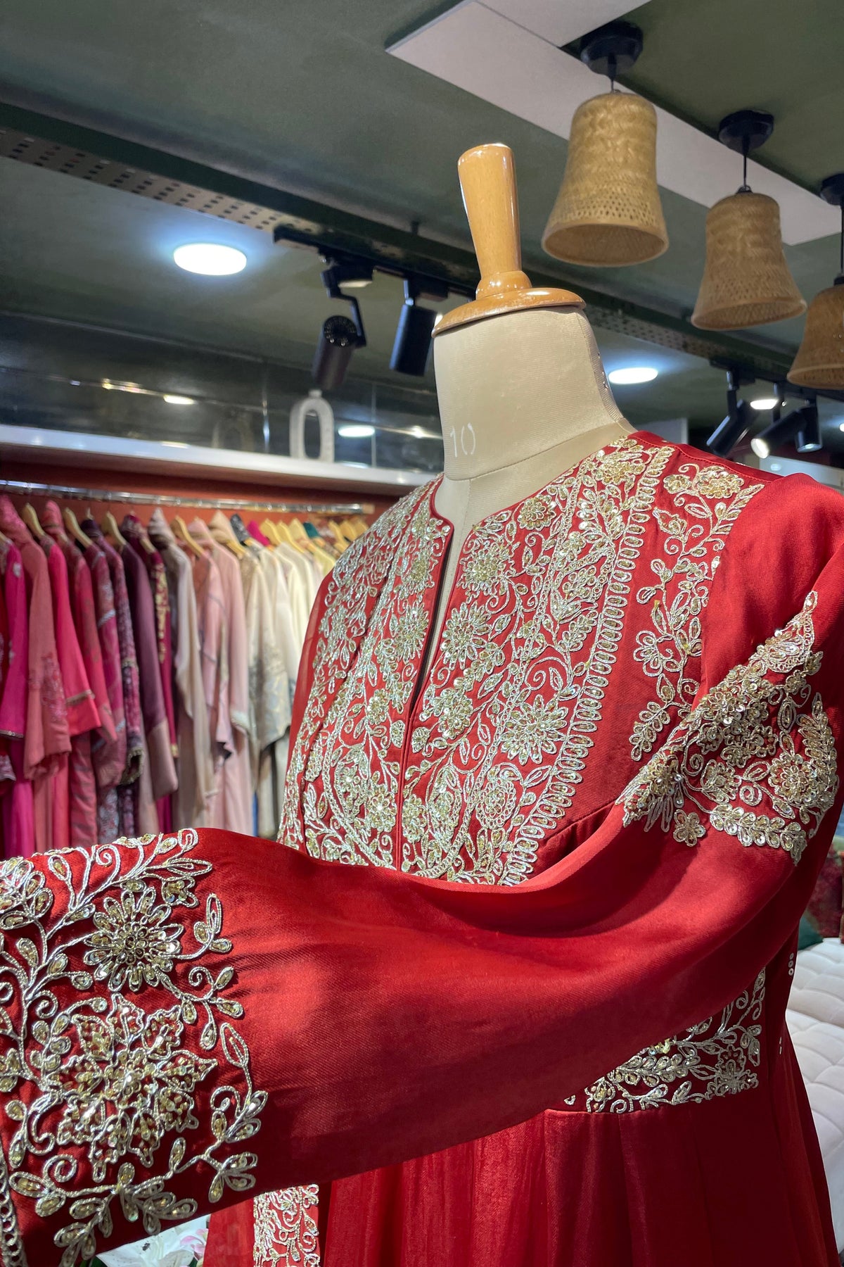 Surkh Anarkali