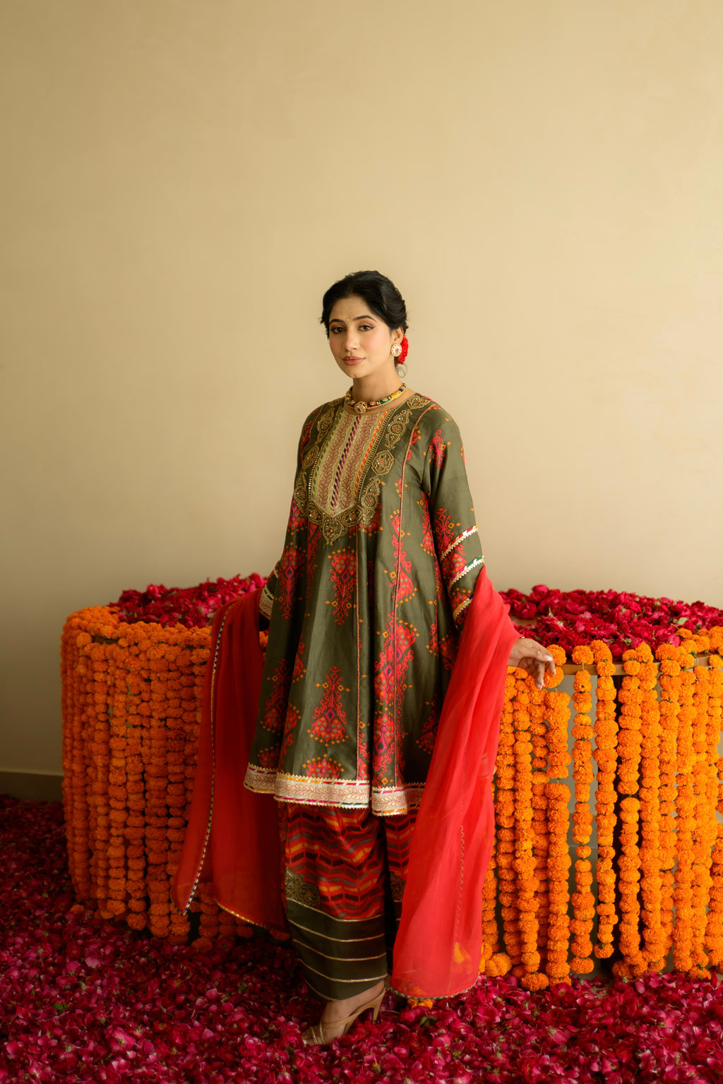 Zareen Chogha Set
