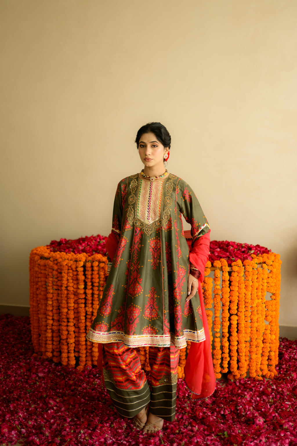 Zareen Chogha Set