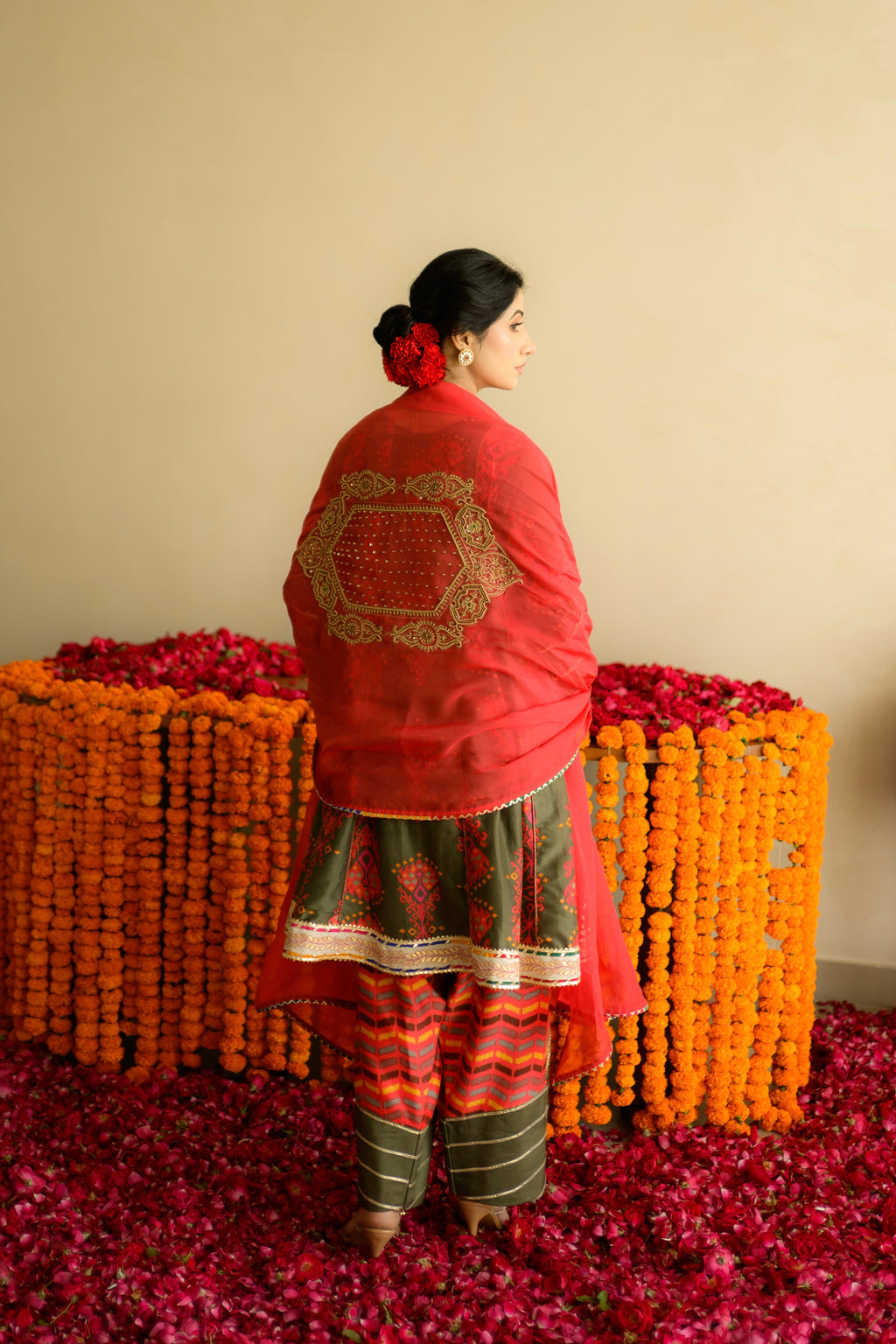 Zareen Chogha Set