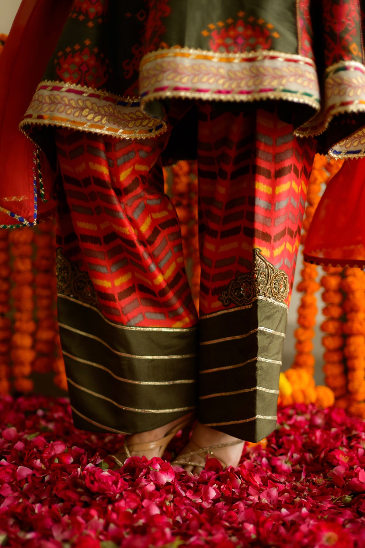 Zareen Chogha Set