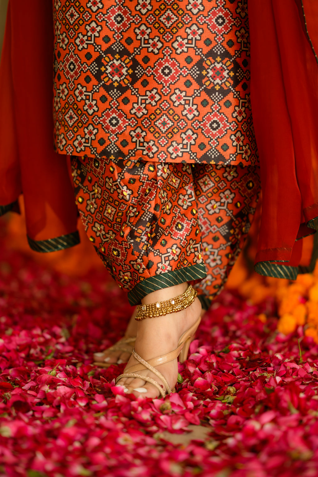 Laalima Suit