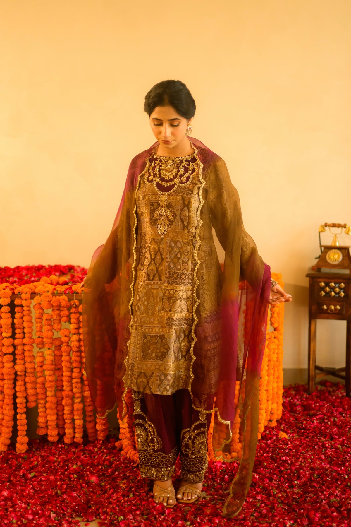 Mehrab tissue suit