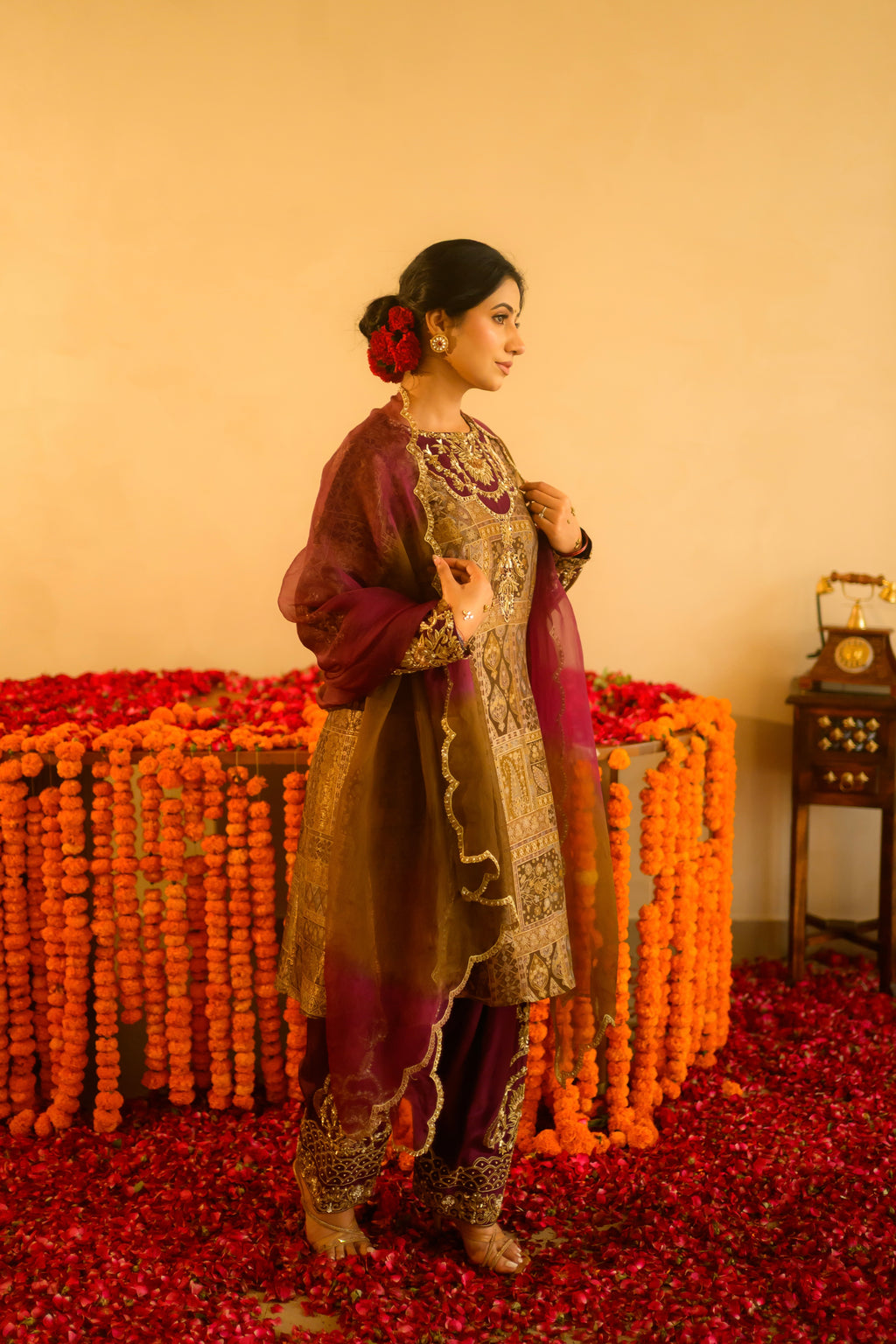 Mehrab tissue suit