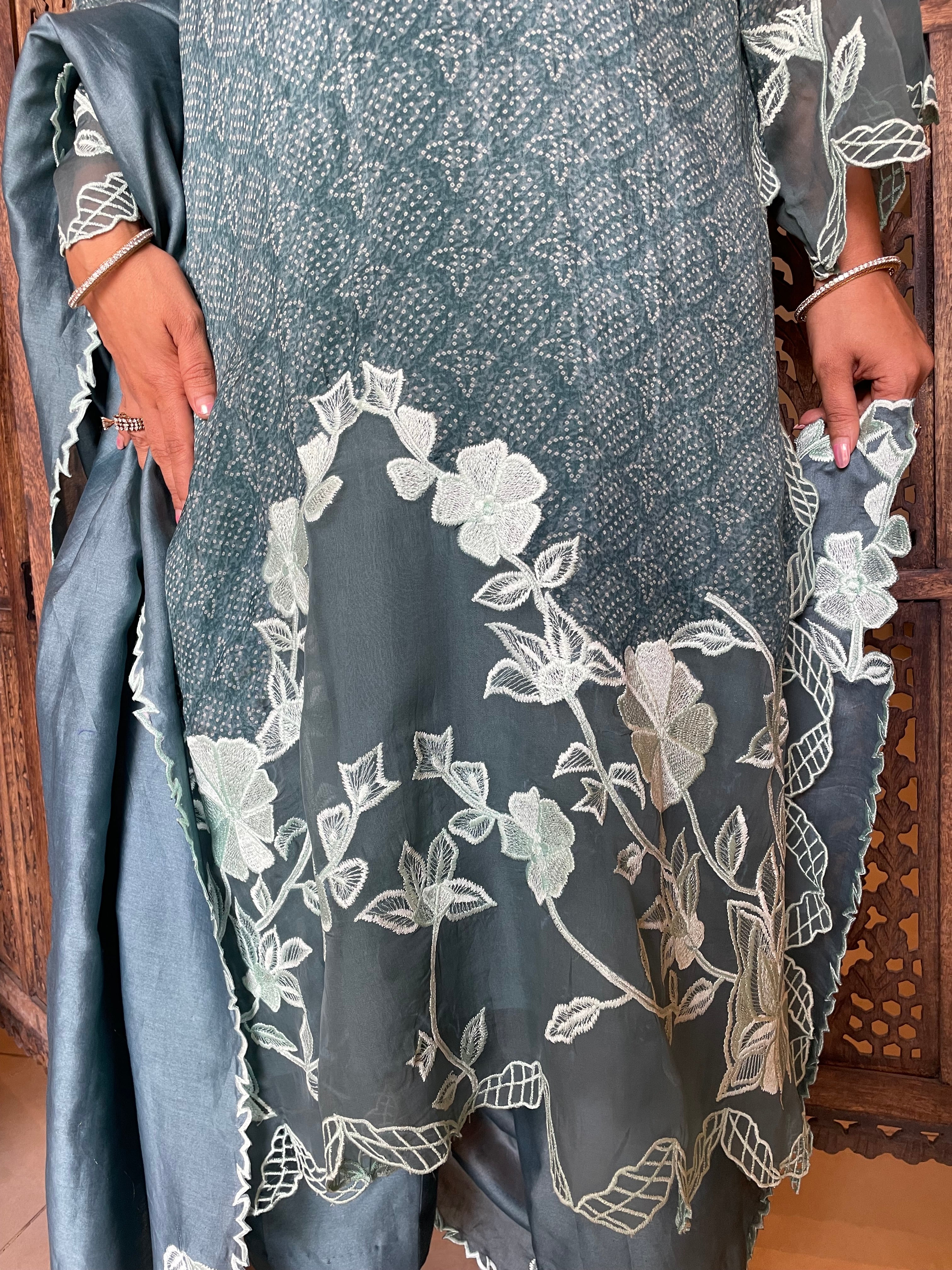 Bandhani suit