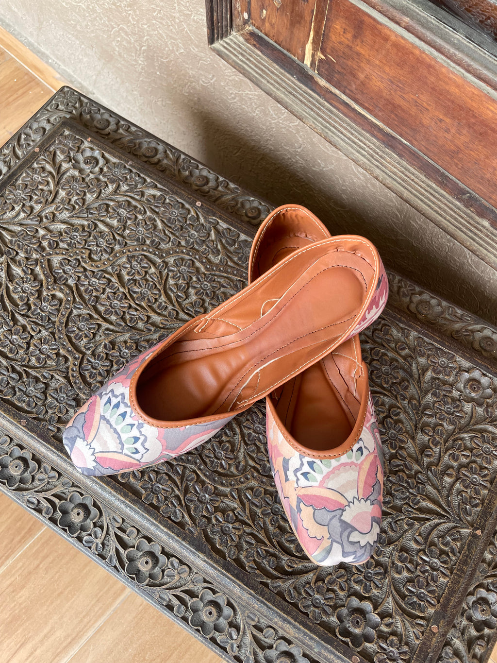 Pastel bloom juttis