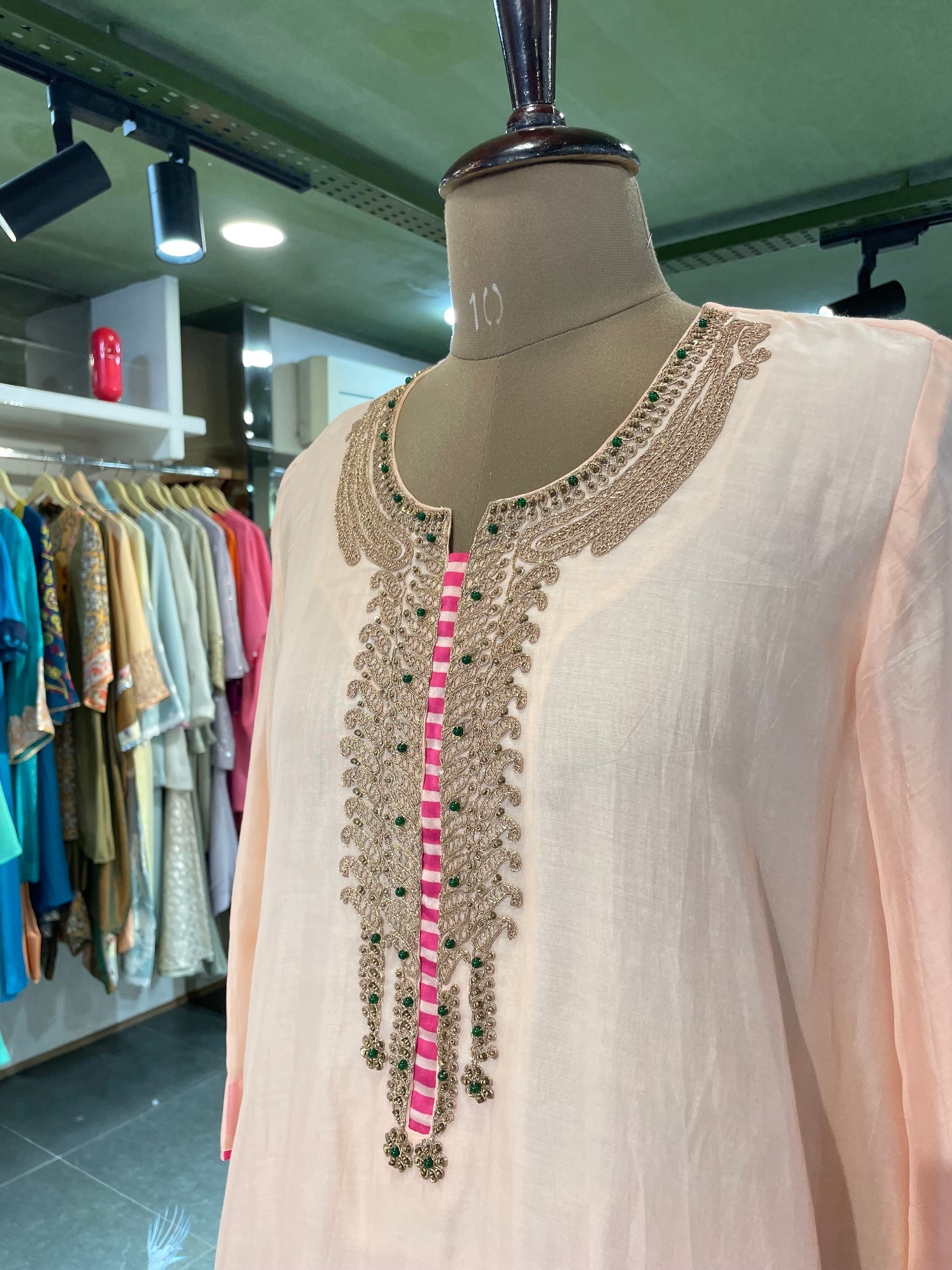 Inaaya Mulmul Kurta Set