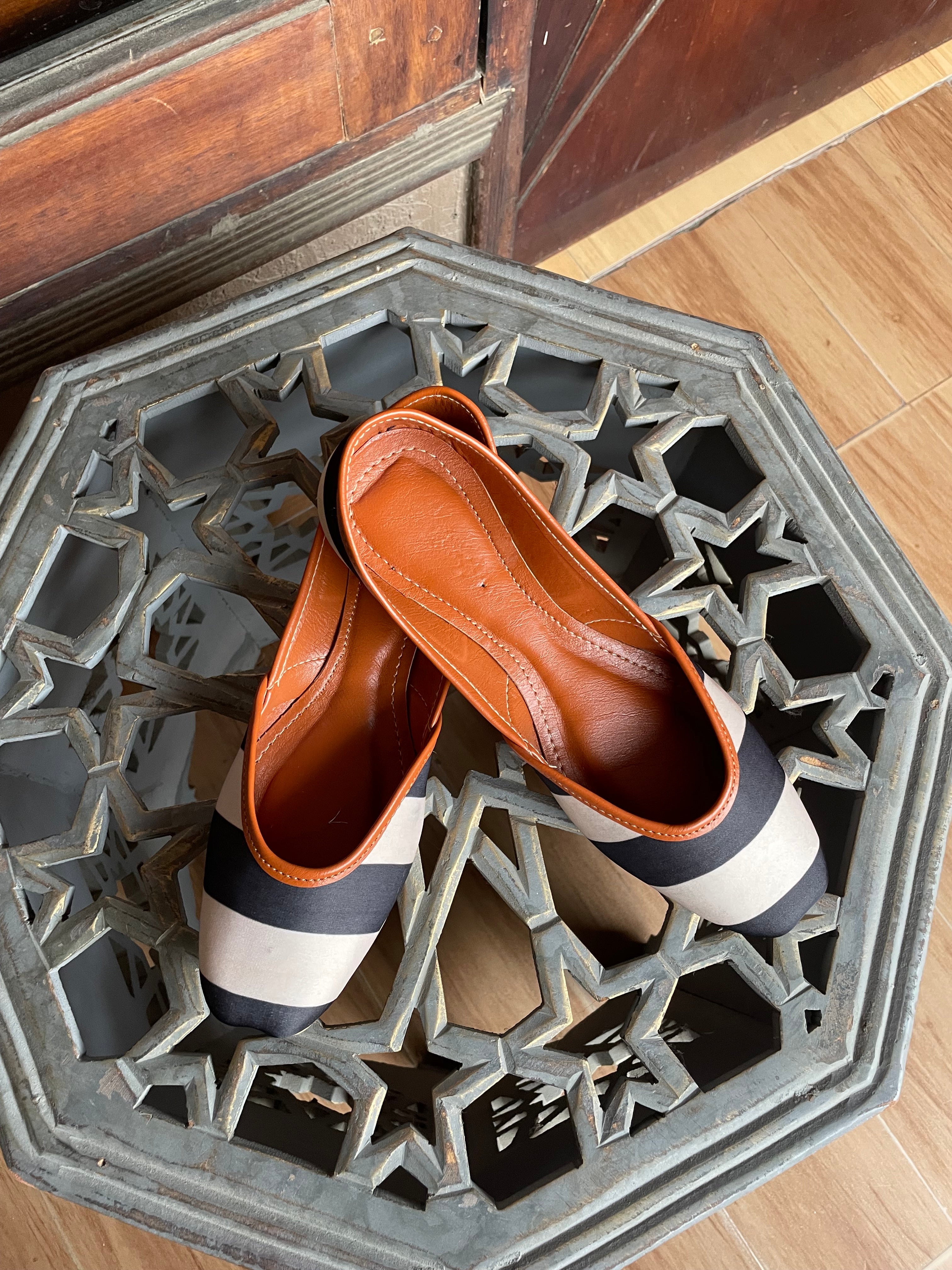 Monochrome Stripe Jutti