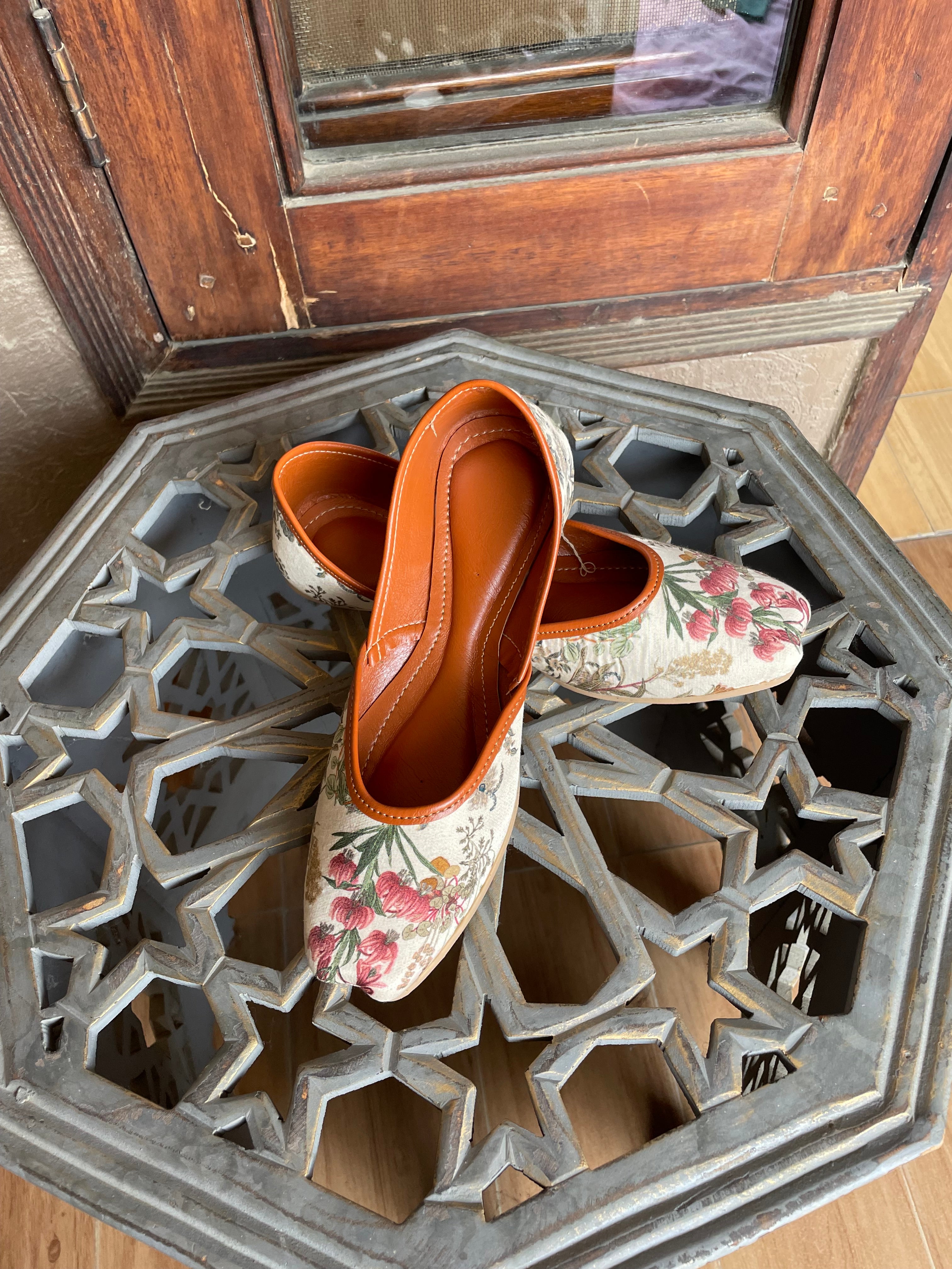 Summer Bloom Jutti
